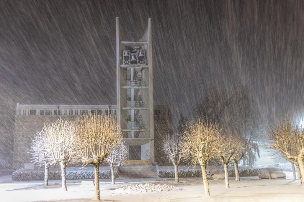 Tromborn, l'église saint Éloi sous la neige d'avril